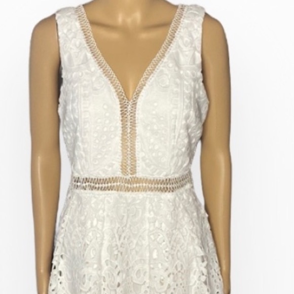 Boston Proper Eyelet Textured Lace Dress in White - Size 4" - Picture 4 of 9